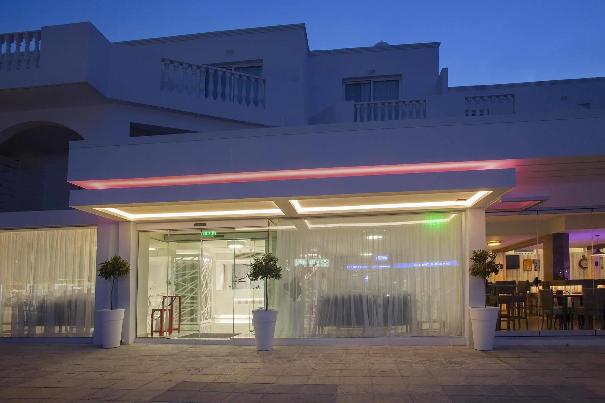 Princessa Vera Hotel Apartments Paphos Exterior foto